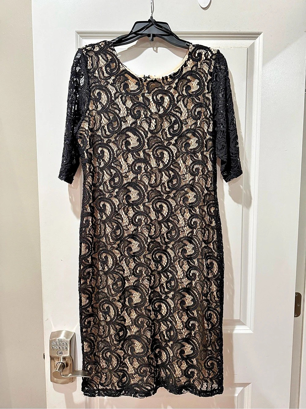 Olivia Matthews Women's Lace Midi Dress Size 1x
